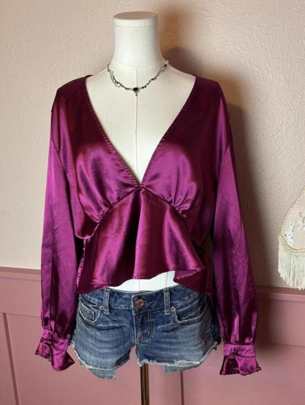 Charlotte Russe 2000s going out magenta top sz xl deep cut flowy long sleeve